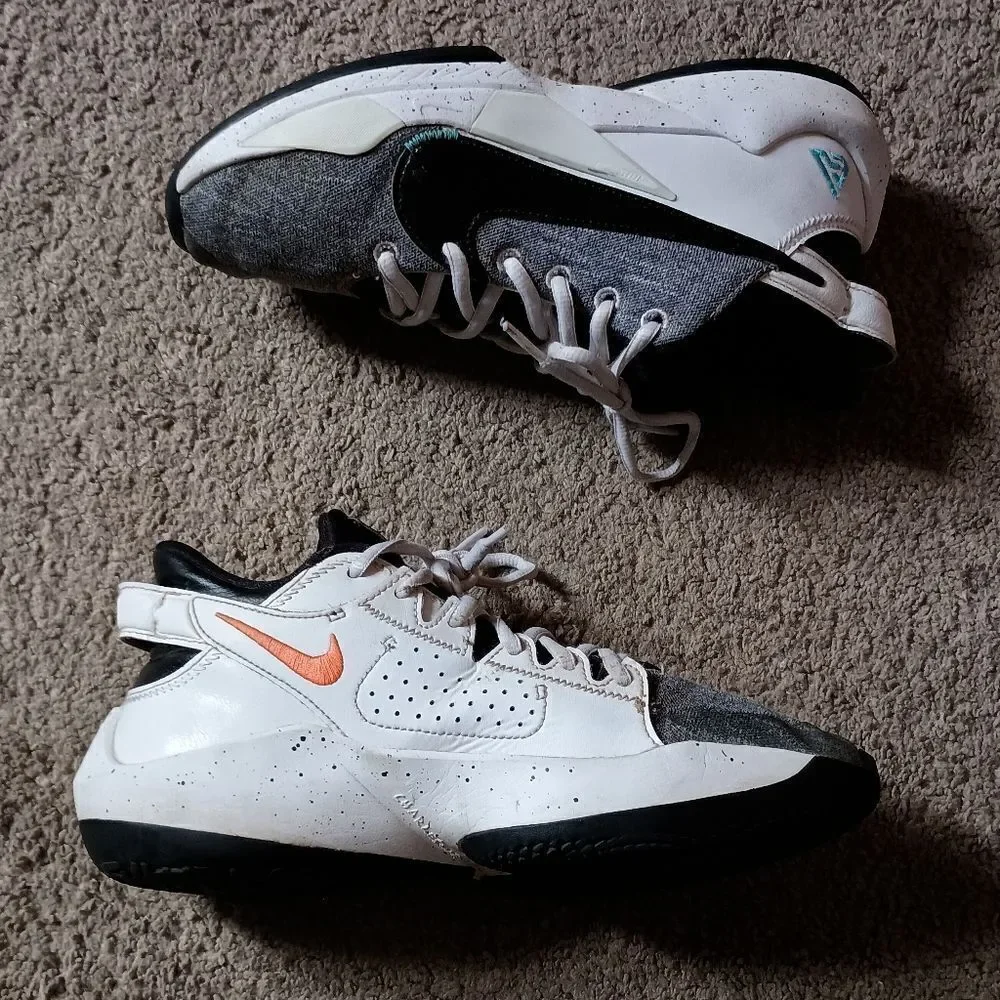 Nike Zoom Freak 2 Giannis Sneakers Youth 6.5 CW3227-101 PRE-OWNED